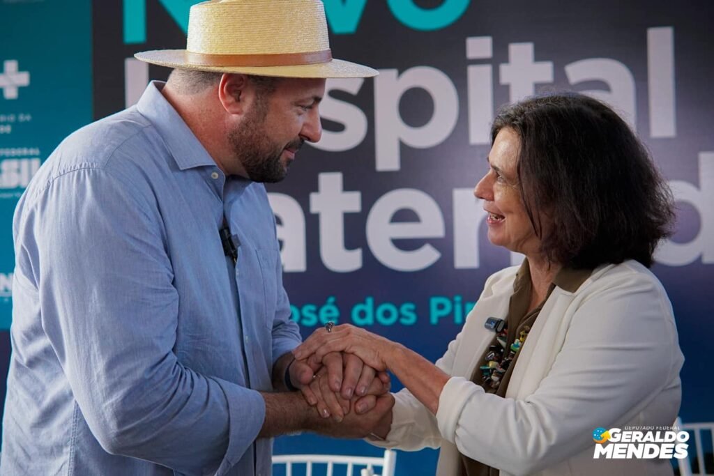 Deputado Federal Geraldo Mendes com a ministra Nízia Trindade, durante visita técnica para a construção do novo Hospital e Maternidade em São José dos Pinhais em 2024 (Foto: Ascom/GM)