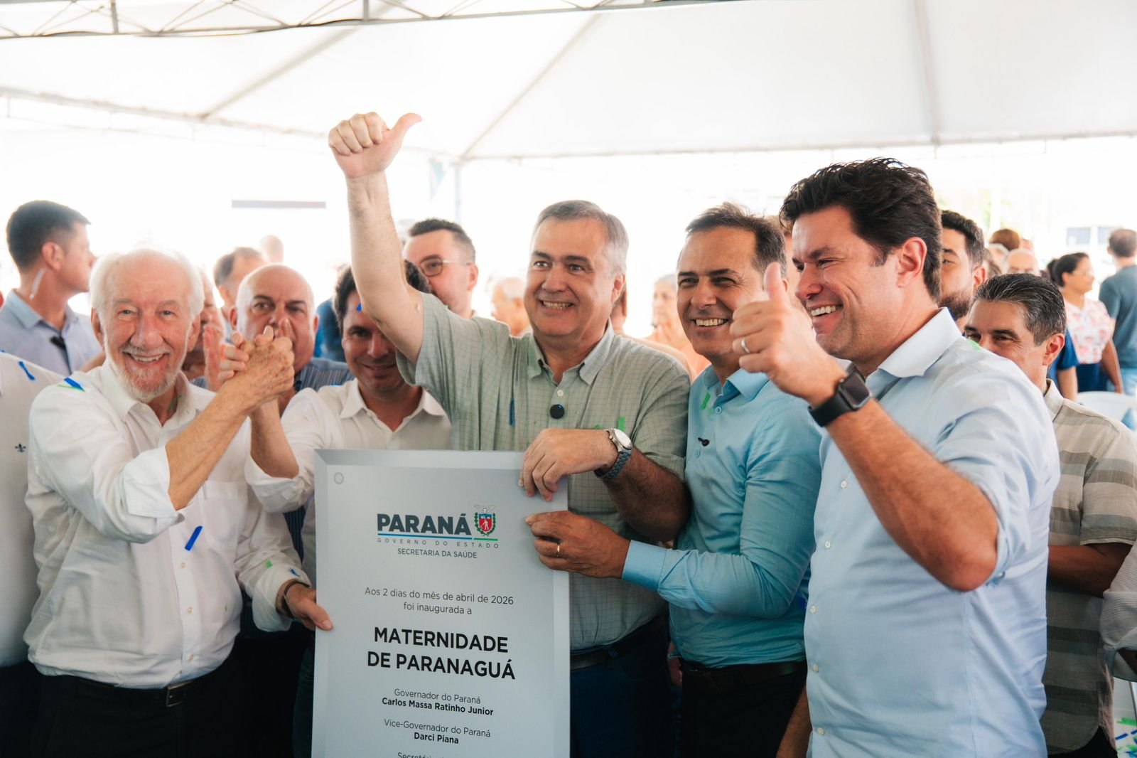 Guto Silva acompanhado do vice-governador Darci Pìana, do secretário Beto Preto e do prefeito Adriano Ramos (Foto: Crédito/Fotos: Secid-Pr/AEN)