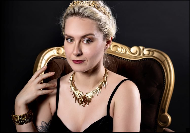 Uma voz, muitas fases: Ana Carla De Carli celebra a mulher na música
