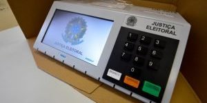 190251314-urna-eletronica-3-300x192-1