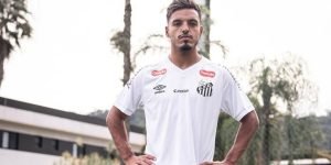 Foto: Raul Baretta/SantosInspiração no rival? Santos anuncia mais um ex-Palmeira