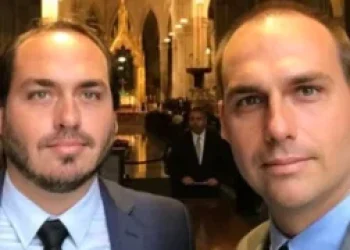 2780-carlos-e-eduardo-bolsonaro-reagem-a-acao-da-pf-e-atacam-stf-jpg-1-1-300x180-1