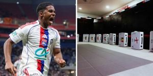 Endrick dá kit de videogame para os companheiros. — Foto: Reprodução X/@OL e Rep