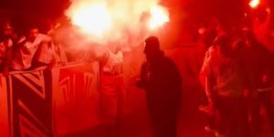 Torcida do São Paulo comemora o afastamento de Casares — Foto: Reprodução/X @som