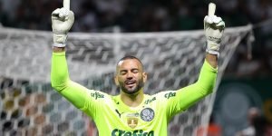 Weverton é considerado o maior goleiro da história do Palmeiras pelo técnico Abe