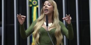 699f61573cc32d9c29df1475_Erika20Hilton20comissaCC83o20das20mulheres2020420x270