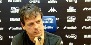 Fernando Diniz em entrevista coletiva — Foto: REPRODUÇÃO/VASCO TVFernando Diniz
