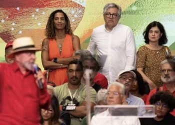 Lula com Nísia, gestão temerária na Saúde — Foto: Lula com Nísia, gestão temerár