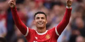Cristiano-Ronaldo-300x200.jpg