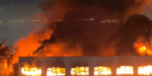 Incêndio na Rua Guaporé, em Guarulhos — Foto: Incêndio na Rua Guaporé, em Guarul