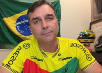 Flaio-Bolsonaro-em-live-no-Youtube