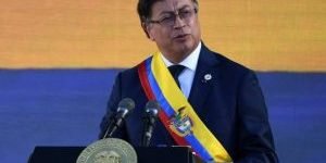 Gustavo-Petro-300x203-1