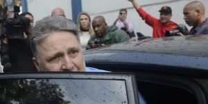 EX-GOVERNADOR ANTHONY GAROTINHO É SAI DO PRESÍDIO DE BENFICA