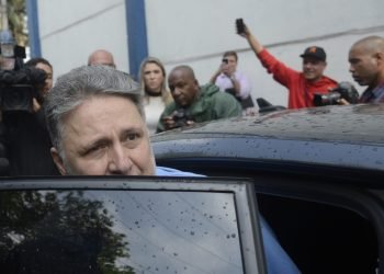 EX-GOVERNADOR ANTHONY GAROTINHO É SAI DO PRESÍDIO DE BENFICA