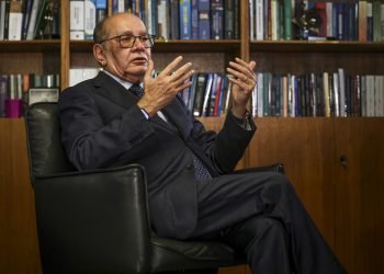 Gilmar Mendes dá entrevista para a Agência Brasil