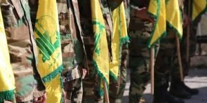 Integrantes-do-Hezbollah-no-Libano-com-a-bandeira-do-grupo-terrorista-300x200-1