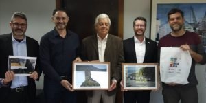 Nesta terça-feira (5), o deputado se reuniu com representantes do Crea-PR. — Fot