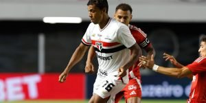 Luiz-Gustavo-Sao-Paulo-x-Internacional