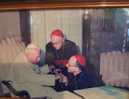 Papa-Joao-Paulo-e-Dom-Pedro-Fedalto.jpg