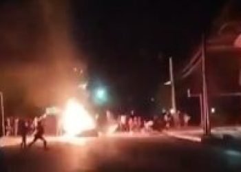 Protestos-em-frente-a-sede-do-Partido-Comunista-em-Cuba-300x142-1