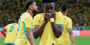Brasil goleia o Panamá por 6 a 2 no Maracanã diante de mais de 70 mil torcedores