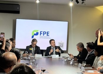 Foto: Motta diz que redução da jornada exige consenso