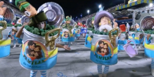 Ala da escola de samba Acadêmicos de Niterói retratando família tradicional em l