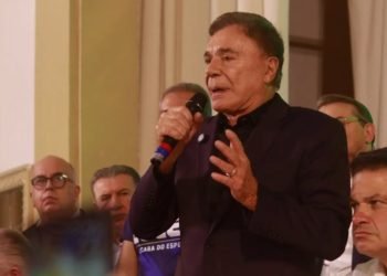 alvaro-dias-desiste-candidatura-senado