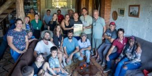Cerca de 20 agricultores e agricultoras participaram do encontro com o parlament