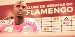 Andrew foi apresentado como reforço do Flamengo — Foto: Gilvan de Souza / Flamen