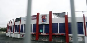 Paraná Clube - Estádio Durival Britto e Silva, também conhecido como Vila Capanema, onde o Paraná Clube manda seus jopgos em campeonatos profission ais de futebol - Paraná pode ser rebaixado para a série D, num jogo fora de casa -