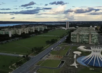 brasilia_60_anos_esplanada_dos_ministerios_0420202390_2