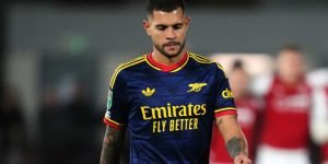 bruno-guimaraes-arsenal-penalti-eliminacao