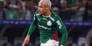 Vitor Roque sofre lesão em jogo contra o Mirassol — Foto: FÁBIO MENOTTI/PALMEIRA