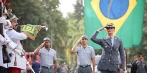 comando-pm-sao-paulo-glauce-tarcisio-de-freitas.jpg-300x200-1