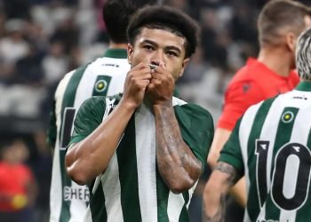 coritiba-lucas-ronier-2-1