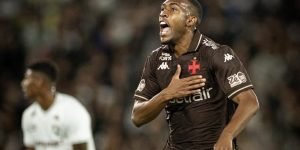 Rayan comemora gol contra o Fluminense — Foto: Matheus Lima/VascoRayan comemora