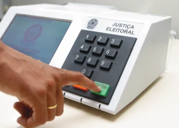 demonstraccca7acc83o-do-uso-da-urna-eletrocc82nica-para-as-eleiccca7occ83es-de-2006