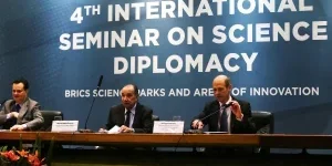 diplomacia-2-300x200-1