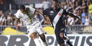 Vasco da Gama comemora gol de Claudio Spinelli — Foto: João Reis / Volta Redonda