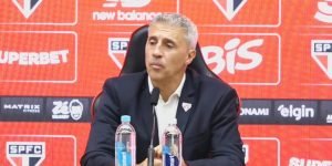 Crespo na coletiva após a vitória sobre o Grêmio — Foto: Reprodução/Youtube São