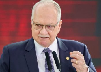 edson-fachin-criticas-stf