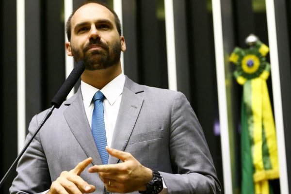 eduardo-bolsonaro-difamacao