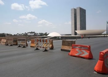 esplanada-ministerios-fechada-protesto-caminhoneiros-898772073
