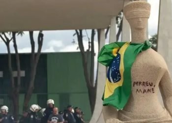 estatua-perdeu-mane-1