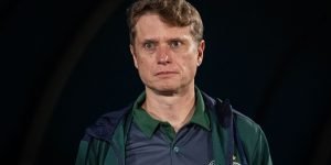 fernando-seabra-estreia-coritiba-paranaense