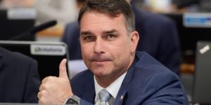 flavio-bolsonaro-depoimento-policia-federal-1