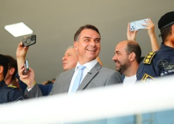 flavio-bolsonaro-fim-da-escala-6x1-jornada