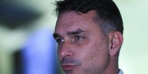flavio-bolsonaro-garante-pix-gratuito-e-apresenta-propostas-capa-1200x675-1