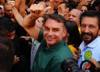 flavio-bolsonaro-nossa-senhora